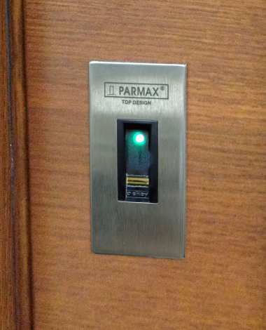 Fingerprint reader