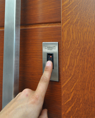 Fingerprint reader